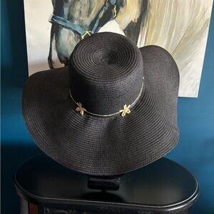 NWT black floppy sun hat with floral embroidery